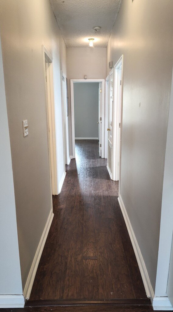 Building Photo - "Charming 3-Bedroom Retreat with Hardwood ...