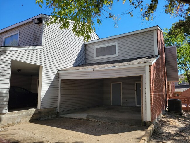 Building Photo - College Station - 2 Bedroom 1.5 Bath Condo...