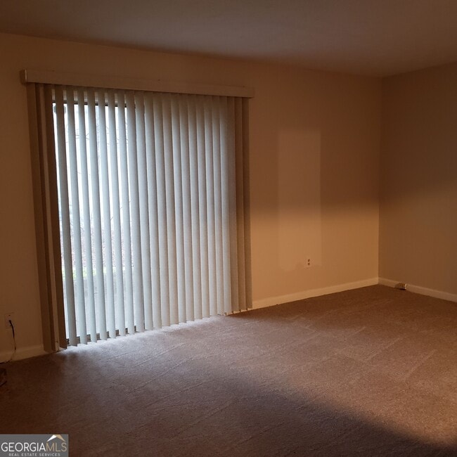 Building Photo - 5871 N Castlegate Dr