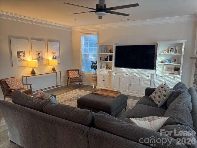 Building Photo - 1058 Thoroughbred Dr.