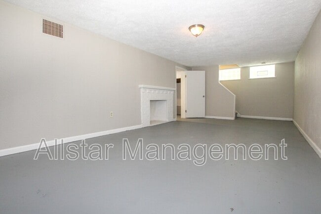 Building Photo - 3690 Washington Blvd