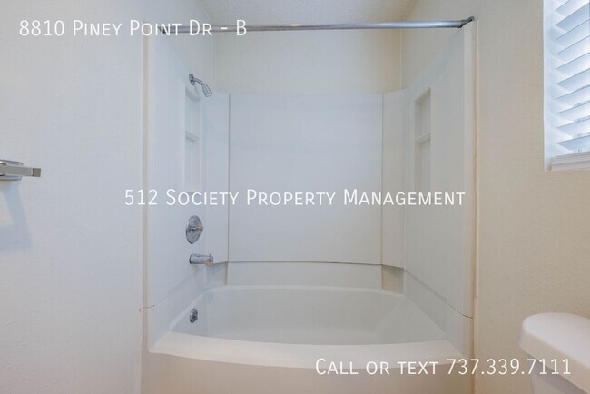 Building Photo - 8810 Piney Point Dr