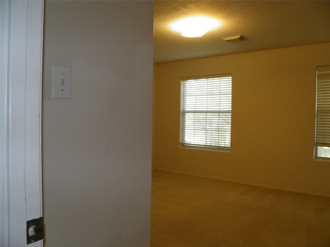 Building Photo - 2907 Morton Cove Ln