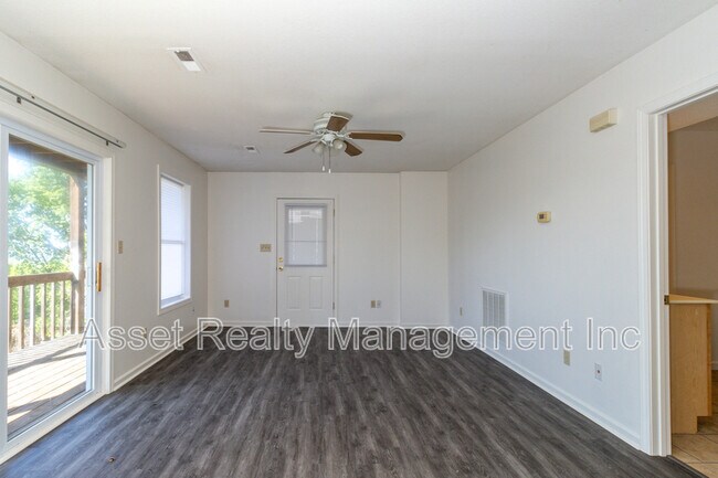 Building Photo - 628-616618628 N Cunningham Rd