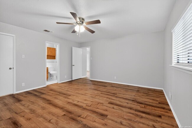 Building Photo - 9930 Trendwood