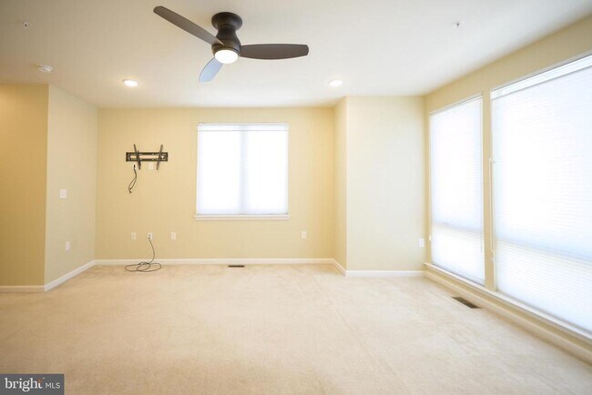 Building Photo - 5130 Cambria Wy
