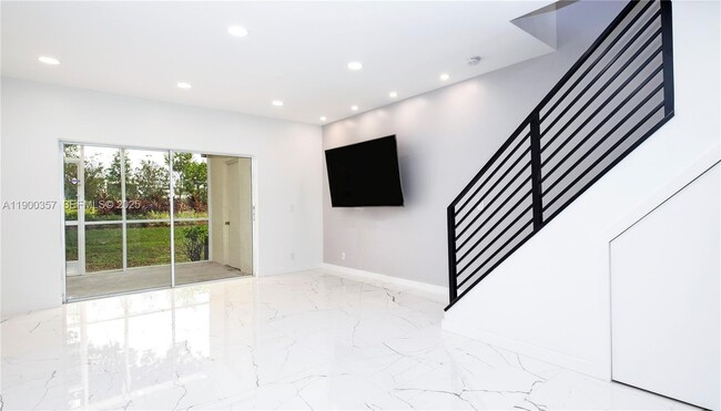 Building Photo - 16697 Hemingway Dr