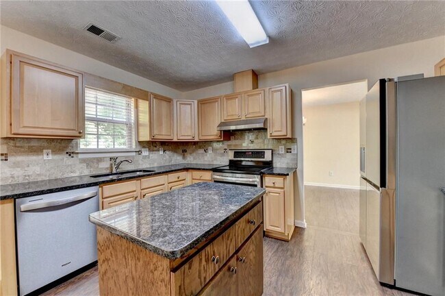 Building Photo - 3380 McClure Woods Dr