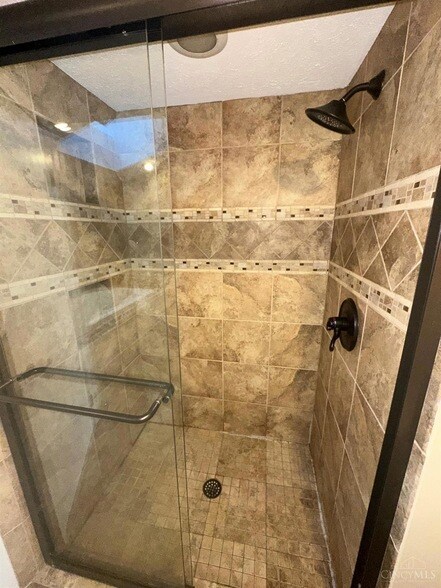 Building Photo - 9462 Hunters Creek Dr