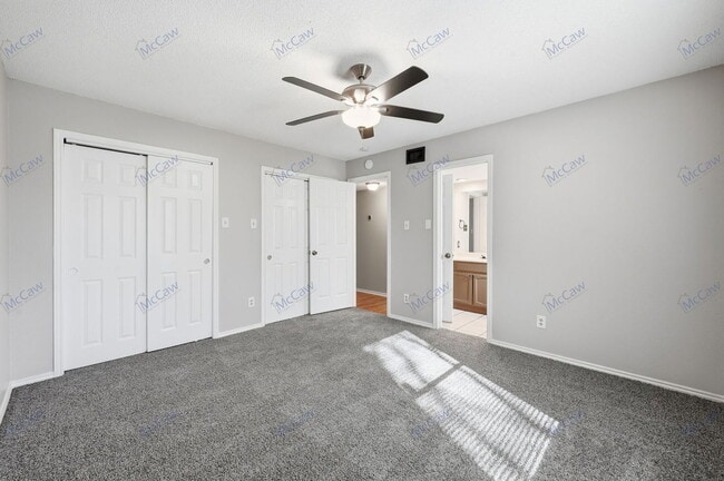 Building Photo - 1069 W Hills Terrace