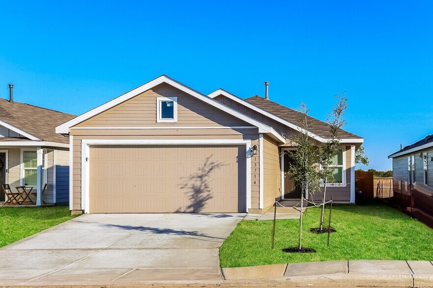 Building Photo - 13811 Weir Pl