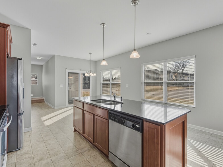 Building Photo - 608 Cahill Ln
