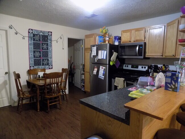 Primary Photo - 215 Beechurst Ave