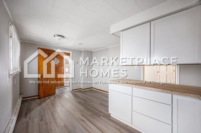 Building Photo - 8220 Jackson Ave