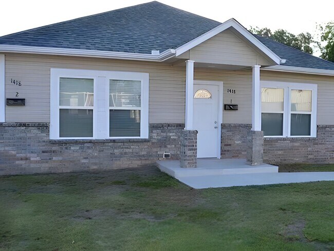 Primary Photo - 1418 George Ave