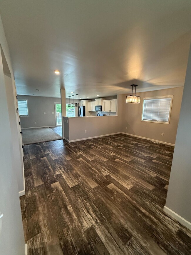 Building Photo - Spacious 4-Bedroom Home with 3 Full Baths in Swartz Creek