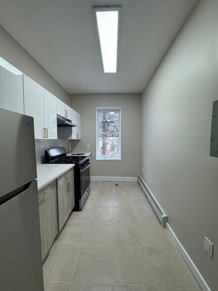 Building Photo - 856 S 16th St