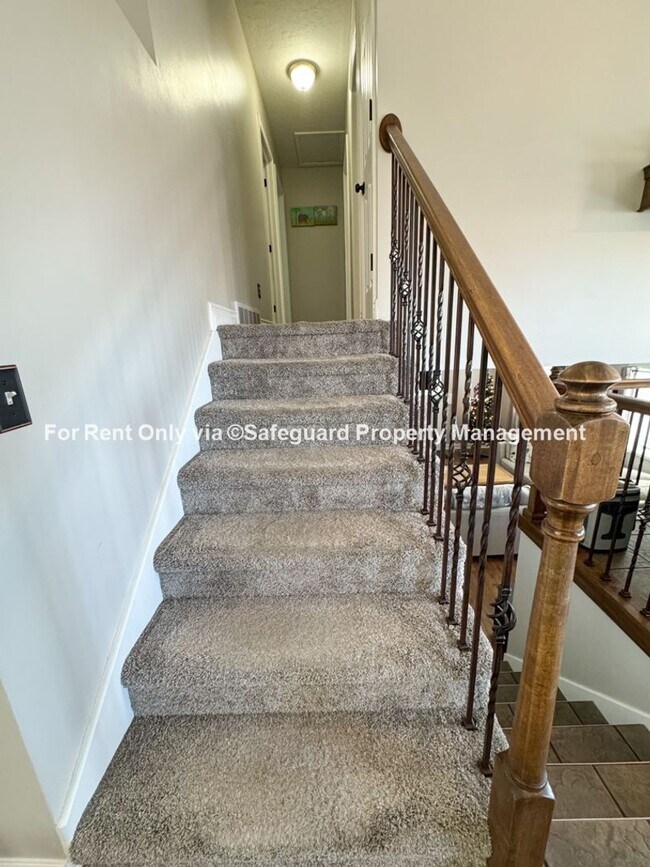 Building Photo - Wonderful Draper East Bench Home with Gorgeous Valley Views