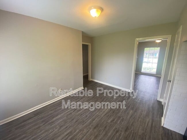 Building Photo - 5535 Ricky St