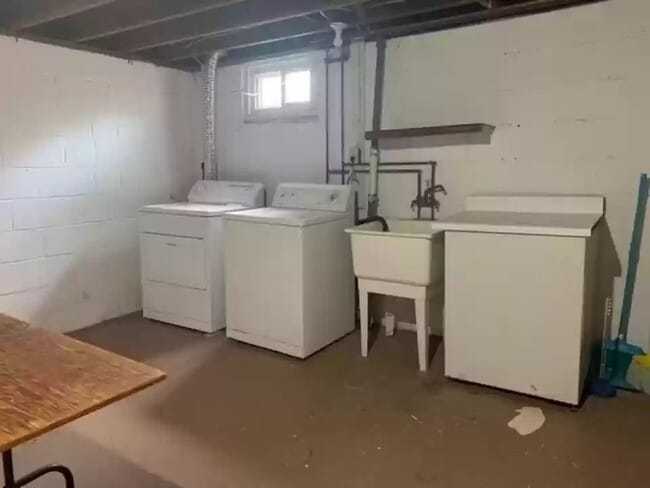 Building Photo - 3817 W 10th St