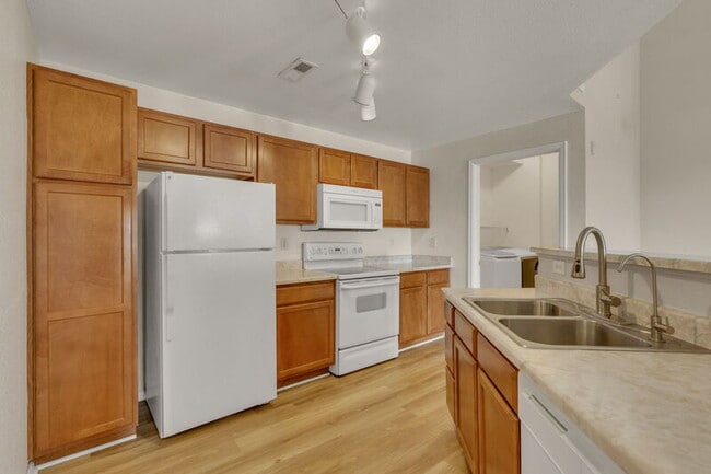 Building Photo - 5714 N Gibralter Way
