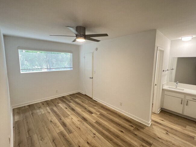 Interior Photo - Vernon Avenue Apartments