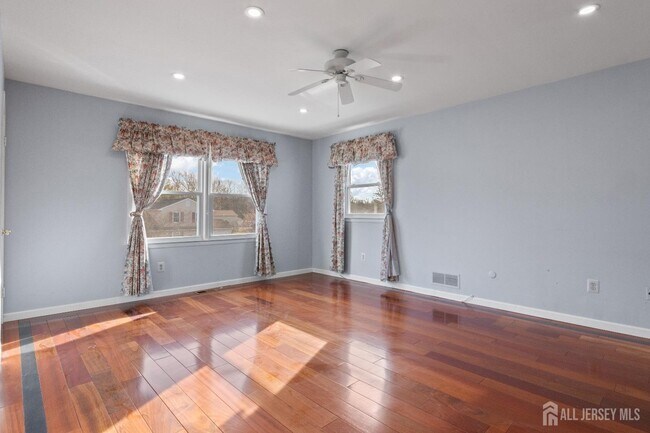 Building Photo - 12 Mershon Ln