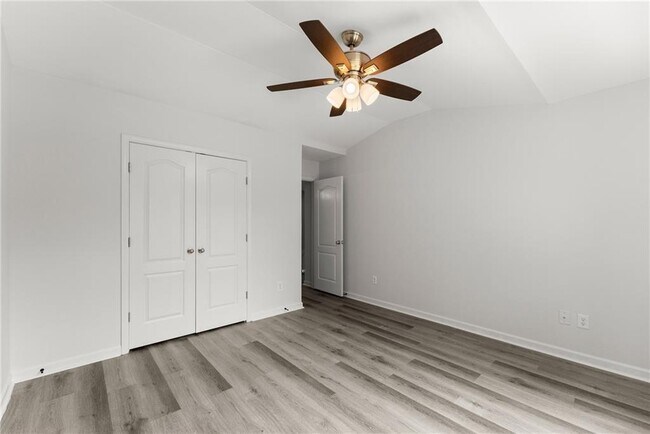 Building Photo - 124 Oakmont Dr