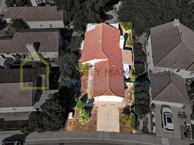 Building Photo - Charming 3-Bedroom Home with 2 Baths