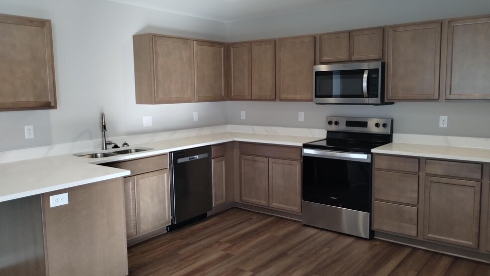 Building Photo - 1505 Coventry Ct