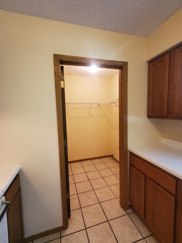 Building Photo - 5671 S Franklin Ave