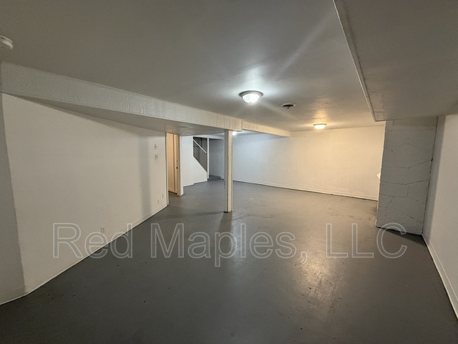Building Photo - 10877 Spring Garden Dr