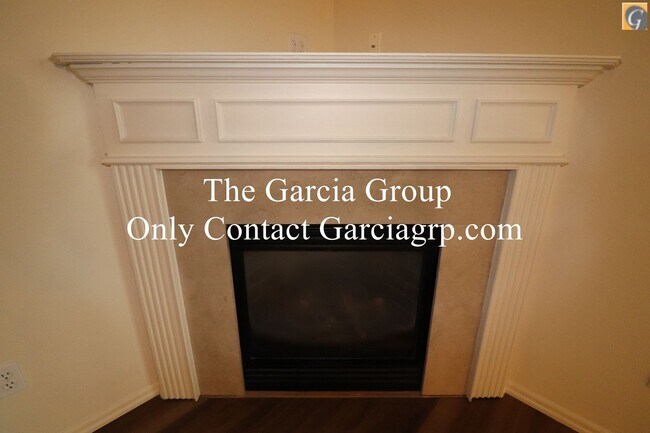 Building Photo - Great 4 bedroom 2.5 bathroom Single Family...