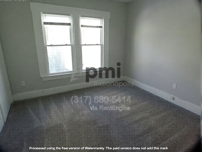 Building Photo - 3504 N Kenwood Ave