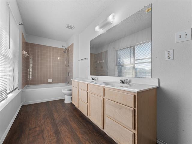 Building Photo - 1237 McCary St