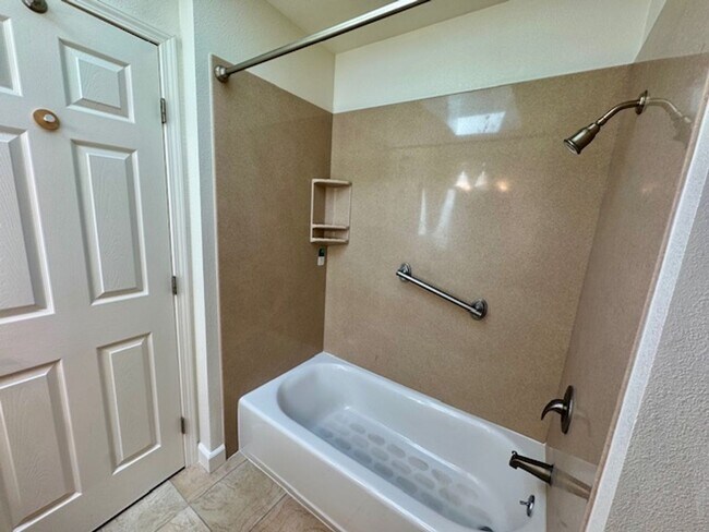 Building Photo - Move-in ready, Charming single level 4 bedroom, 2  bath home in San Ramon!