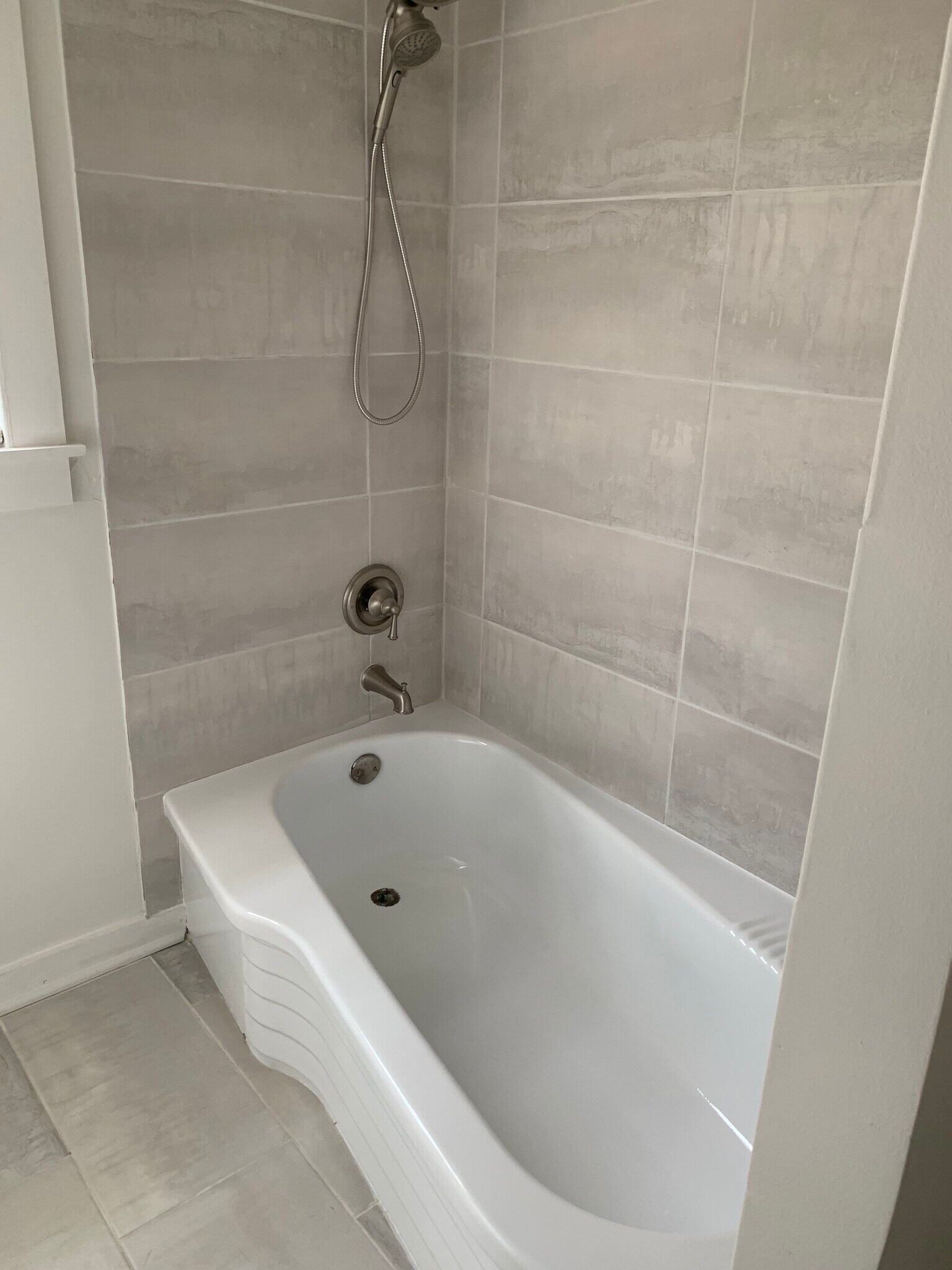 Building Photo - 1104 E 26th St