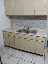 Building Photo - 15448 Calcutta Ave