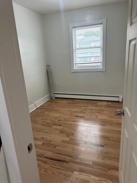 Building Photo - 53 Terhune Ave