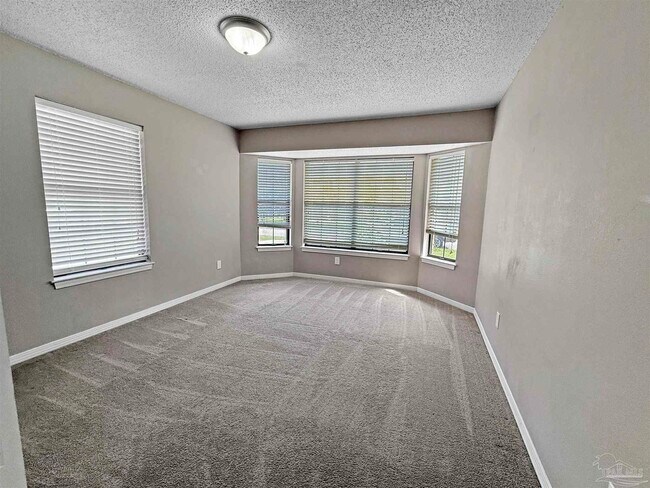 Building Photo - 7524 Sandy Creek Dr