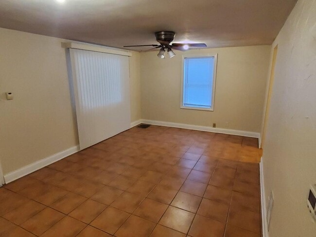 Building Photo - 806 Roosevelt St