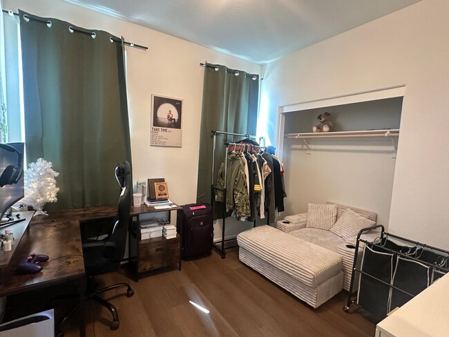 Building Photo - Two story home, pet friendly, Section 8 ok...