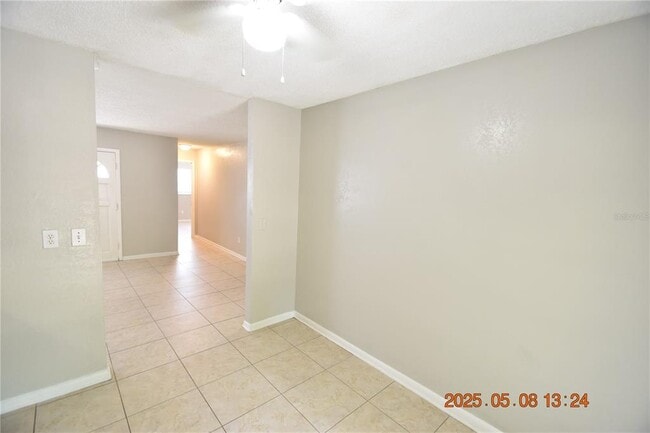 Building Photo - 8320 Oleander Ln