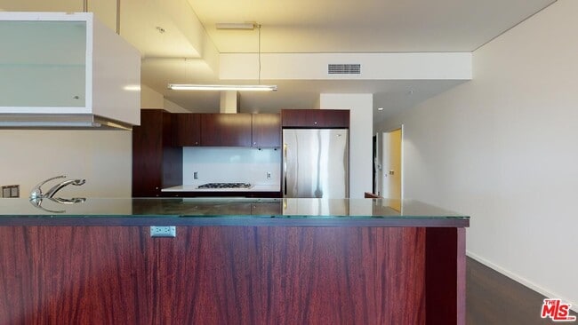 Building Photo - 1155 S Grand Ave