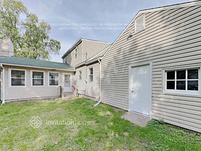 Building Photo - 6432 2nd Ave S
