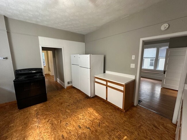 Building Photo - Central Campus OSU Single Family Home with...
