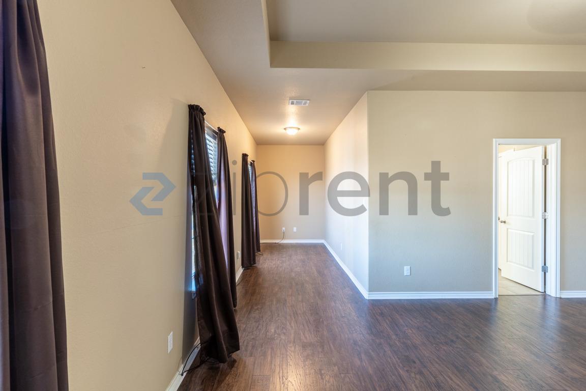 Building Photo - Unit