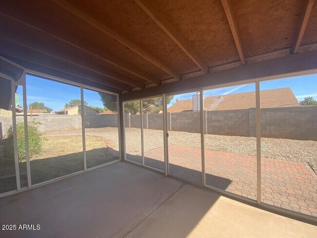 Building Photo - 3271 Briarwood Dr