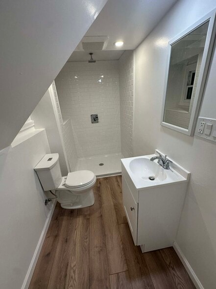 Building Photo - 478 S Main St