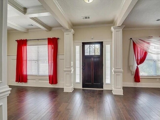 Building Photo - 8614 Crenshaw Dr